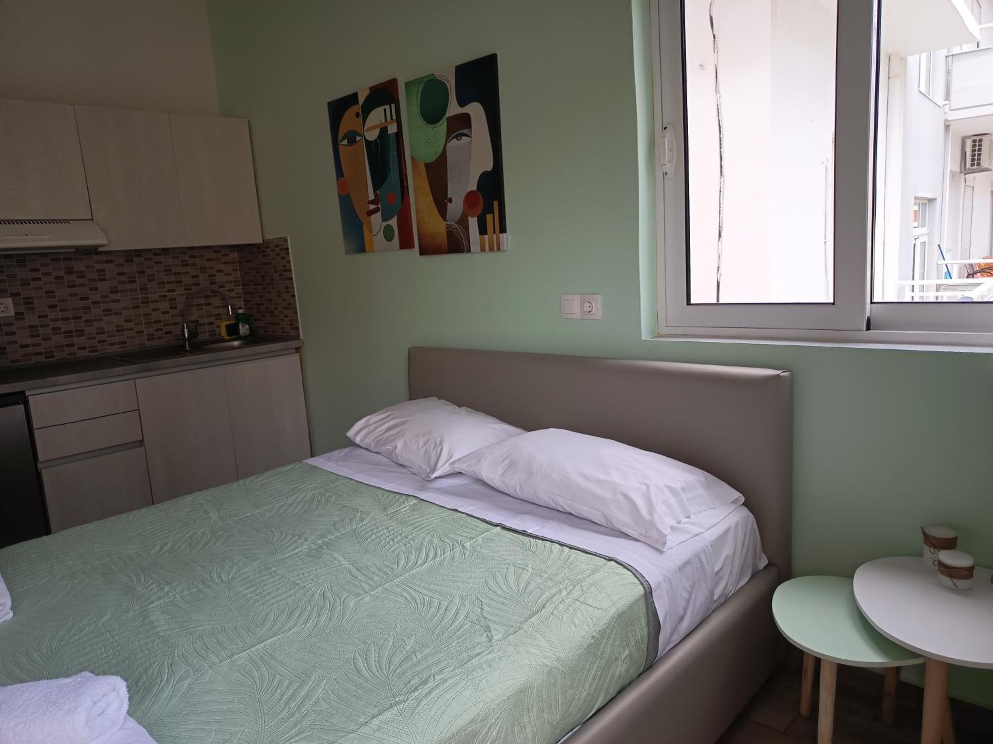 Lilian'S Seaview-Party Street-Youth Studios Rhodes City Стая снимка