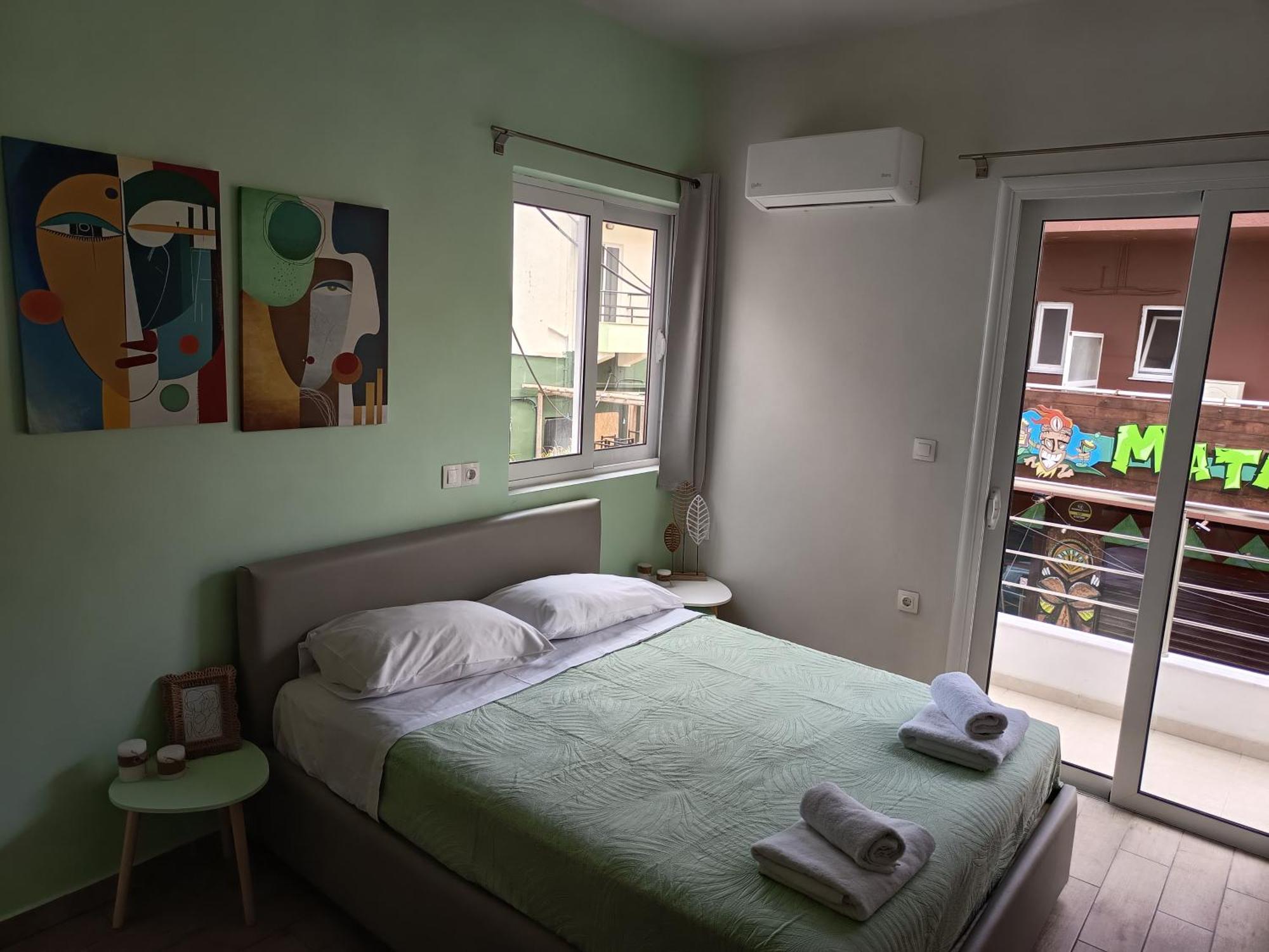Lilian'S Seaview-Party Street-Youth Studios Rhodes City Стая снимка